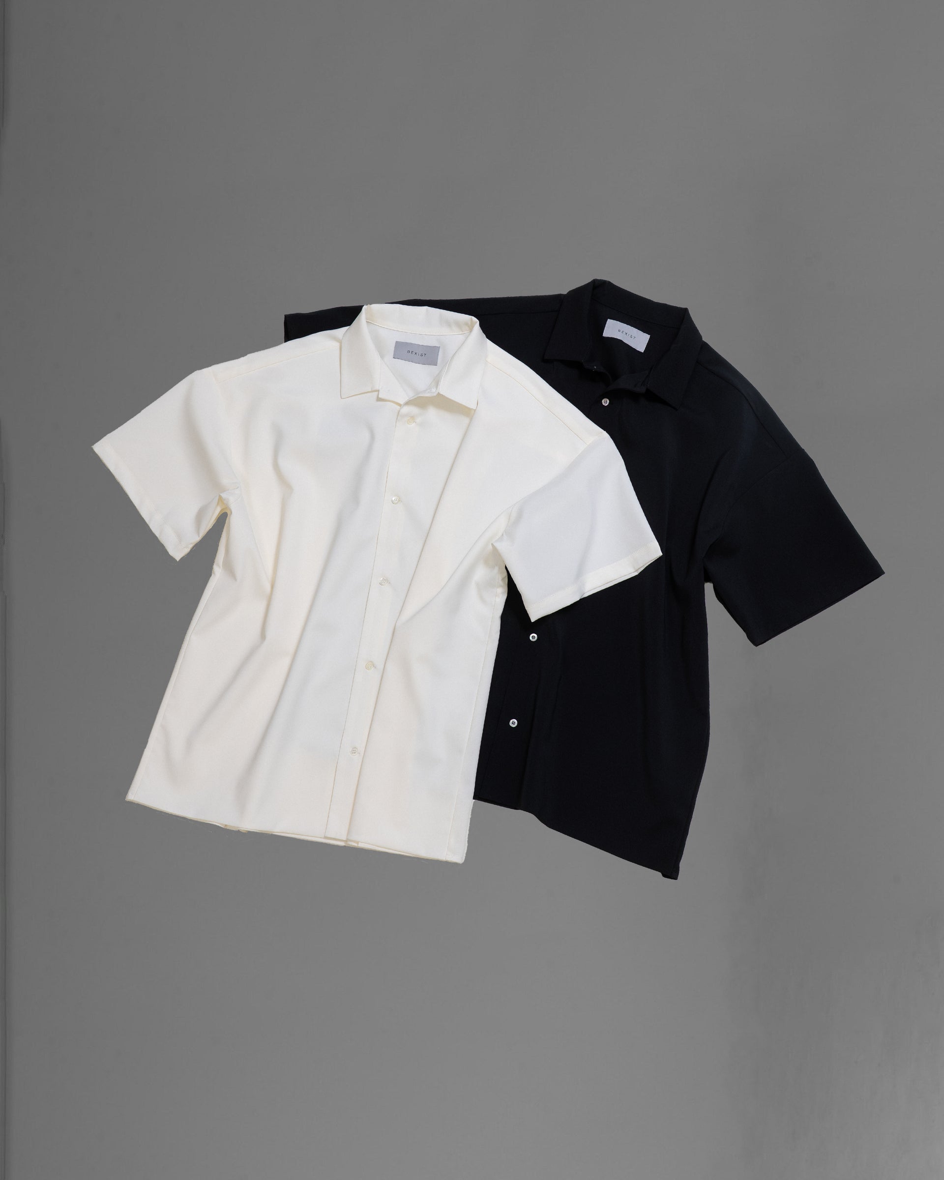 POPLIN BACK-PLEATS OPEN COLLAR SHIRT